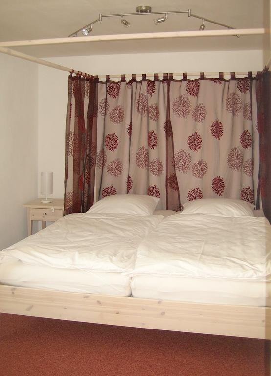 Gaestehaus Am Sonnenfeld Sommeri Habitación foto