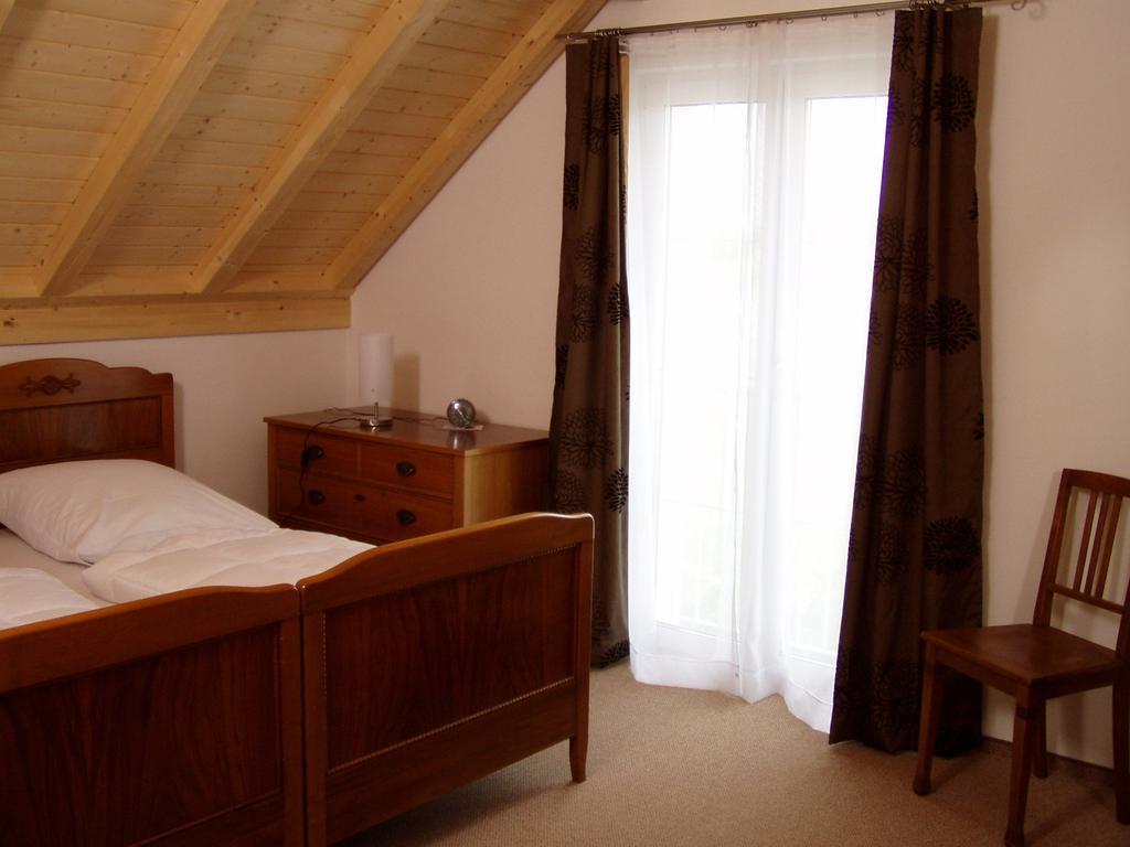 Gaestehaus Am Sonnenfeld Sommeri Habitación foto